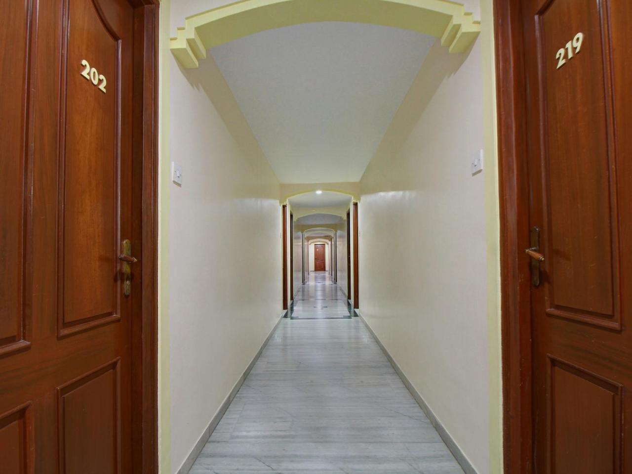Capital O 15767 Mr International Hotel Madurai Exterior foto