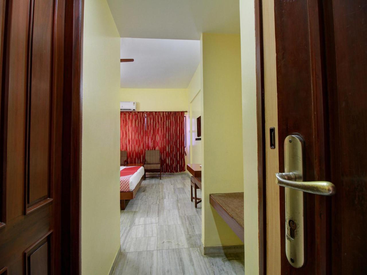 Capital O 15767 Mr International Hotel Madurai Exterior foto